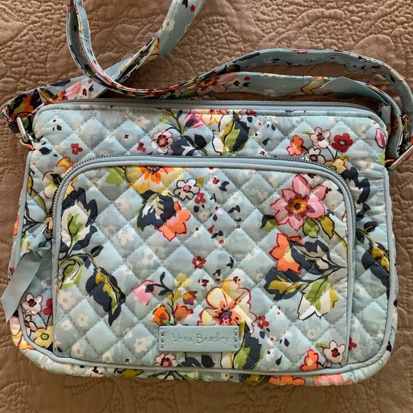 Vera Bradley Handbags - NWT Vera Bradley RFID Little Hipster. 12x8”
